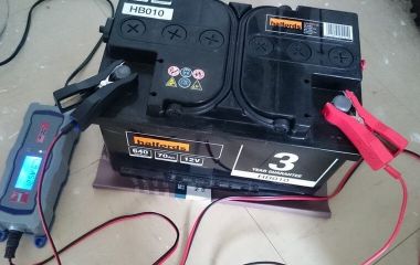 Заряджання автомобільного акумулятора