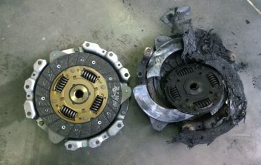 Які несправності можна визначити за запахом?